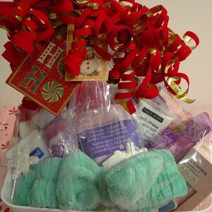 Spa at Home Facial-18-Piece Your Facial, Your Sanctuary Christmas Gift Basket